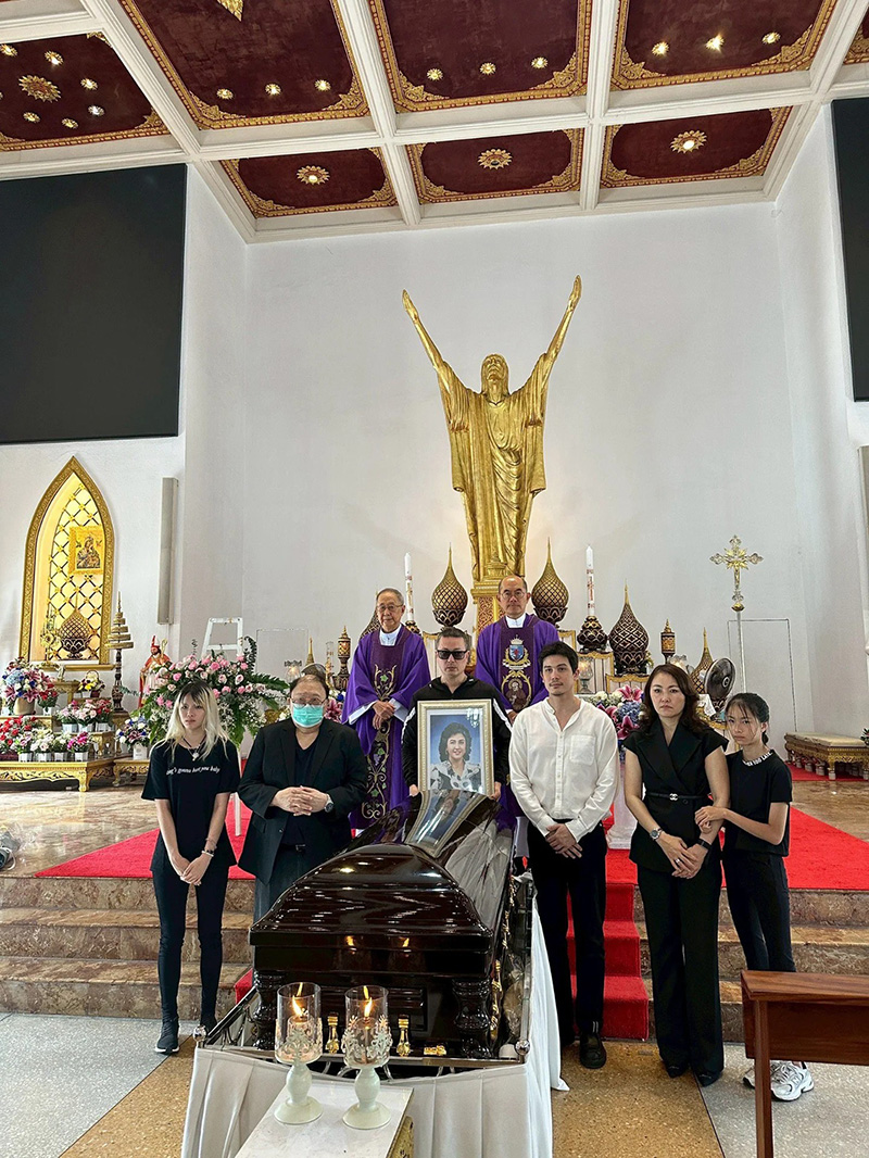 สุดเศร้า ซันนี่ สุวรรณเมธานนท์ ทำพิธีอาลัย