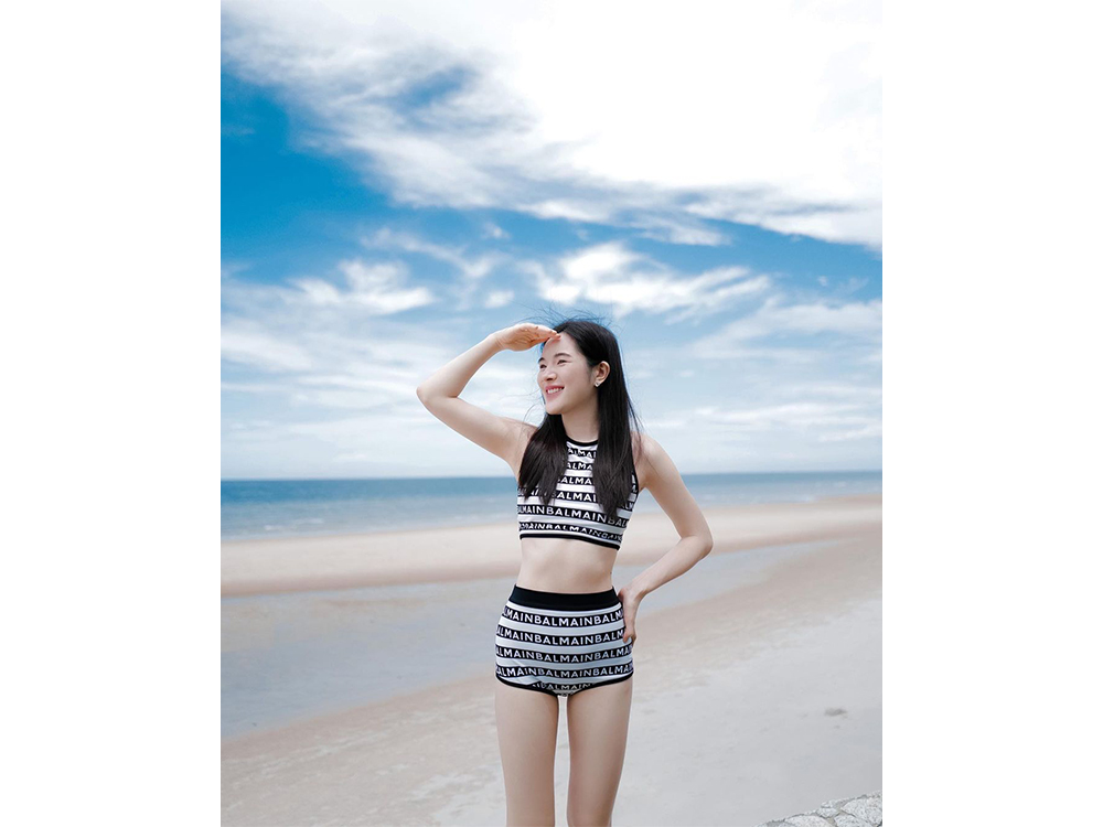 ดาราชุดว่ายน้ำ