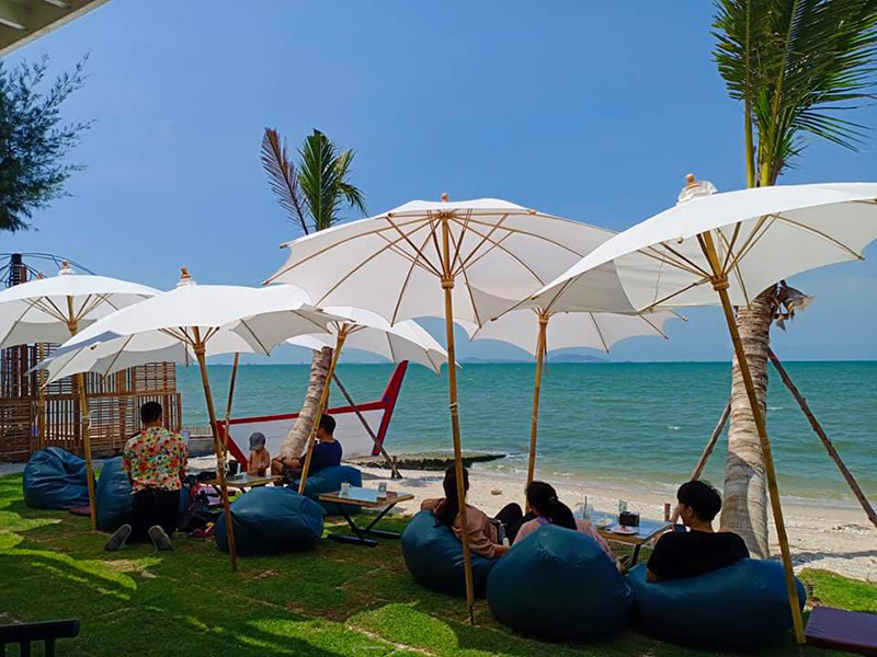 ร้านอาหารริมทะเล