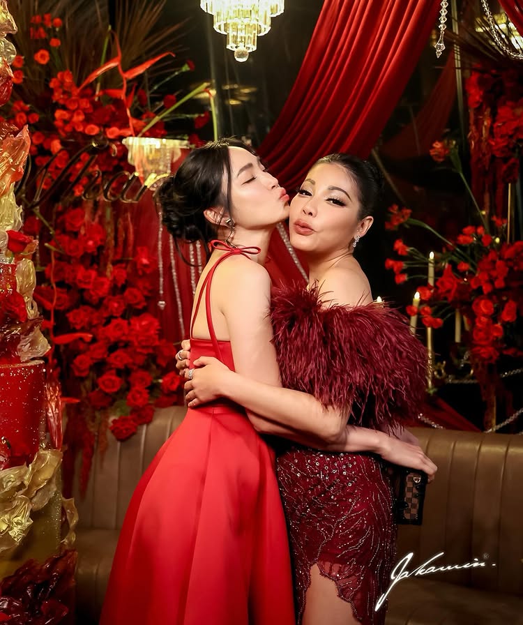 เมย์ พิชญ์นาฏ แหวน ปวริศา รวมแก๊งเพื่อนเลิฟ ฉลองวันเกิด