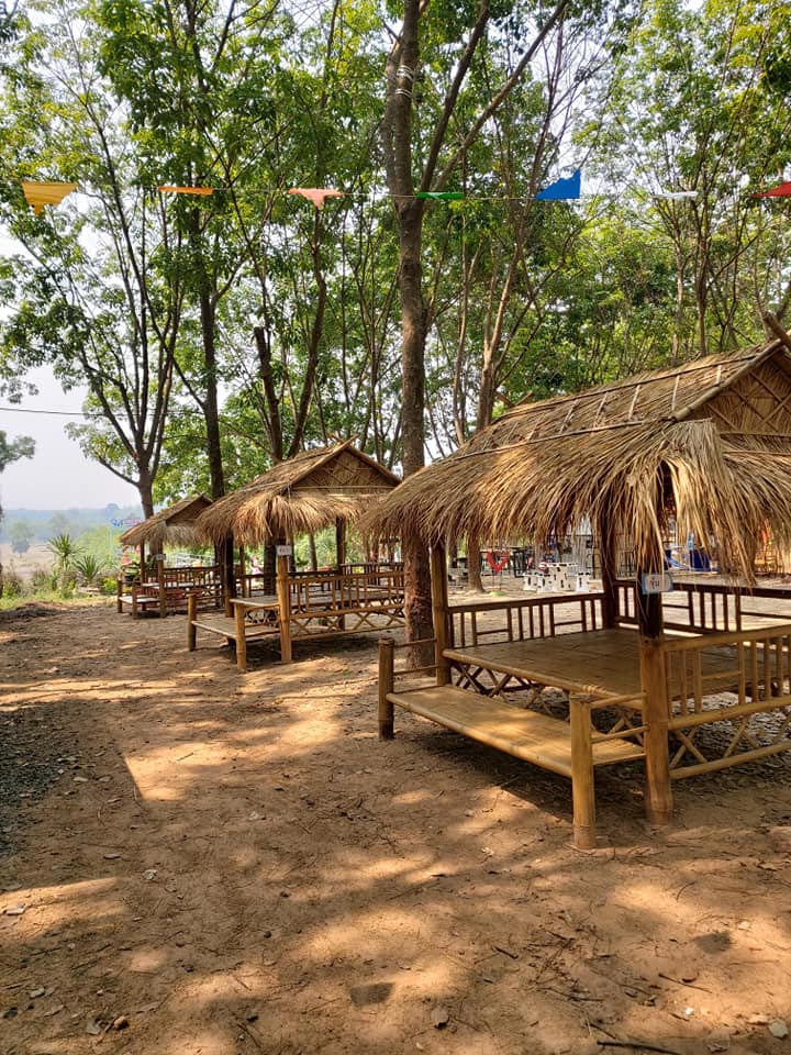 คาเฟ่ในสวนยาง