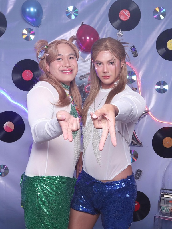 แมน การิน แต่งหญิงเมคอัพจัดเต็ม