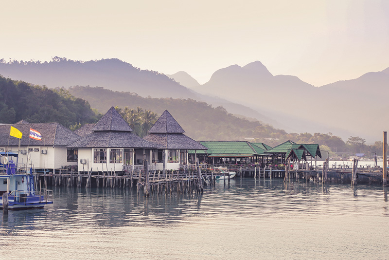 ชุมชนบ้านสลักเพชร