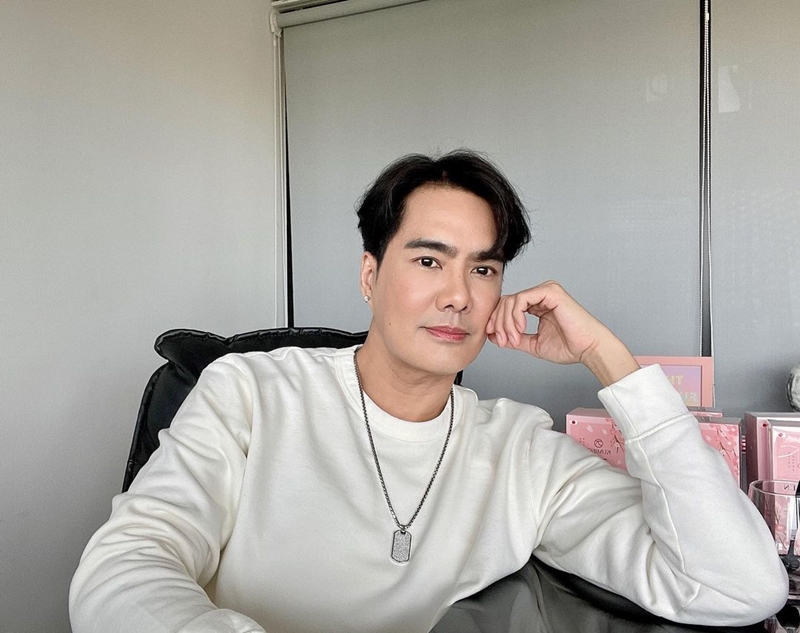 เคลลี่ ธนะพัฒน์