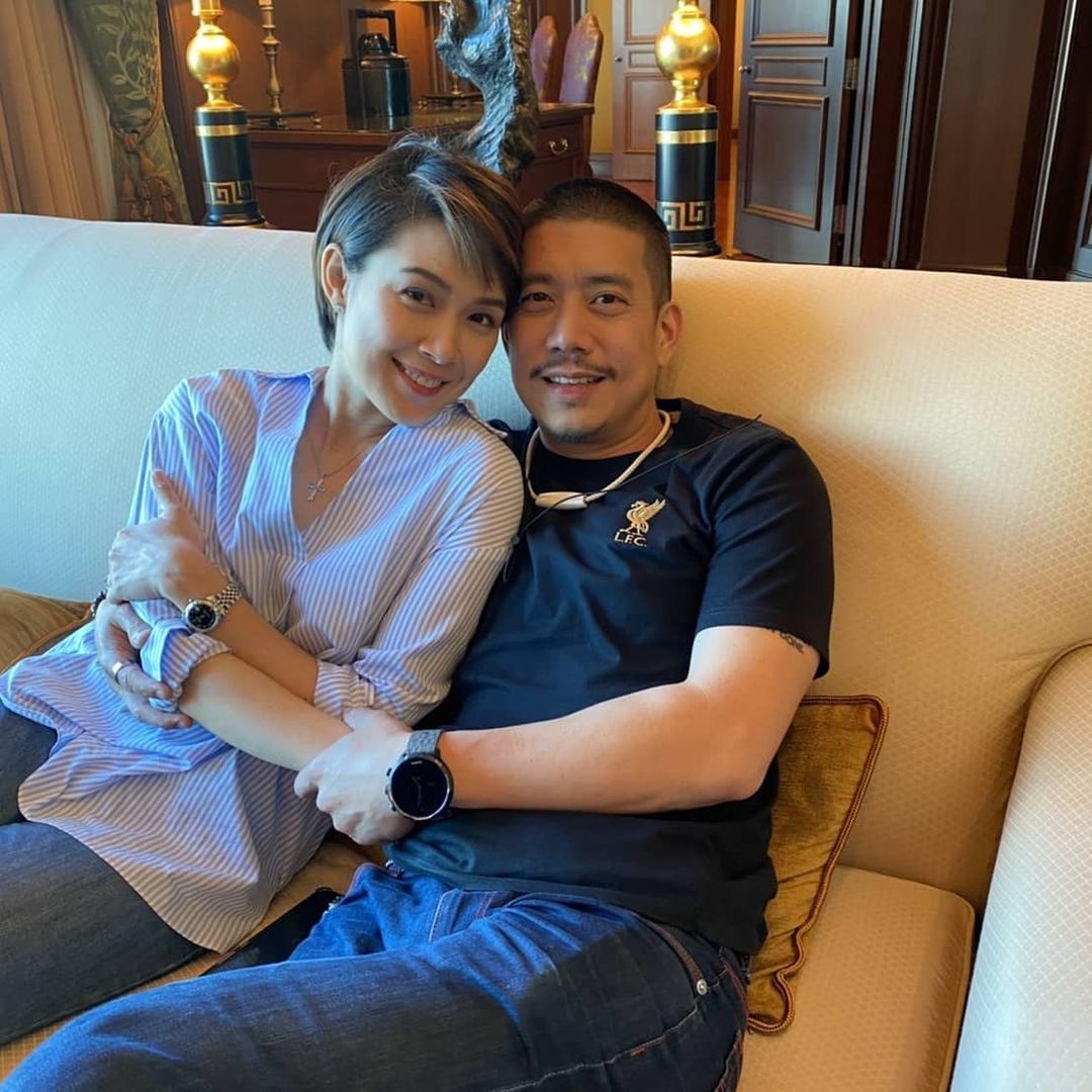 แบงค์ สามี นิหน่า