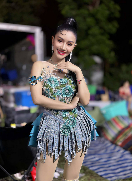 แพรวพราว แสงทอง