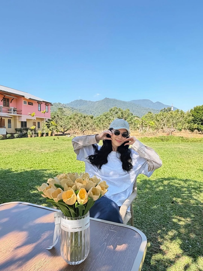 เมย์ เฟื่องอารมย์