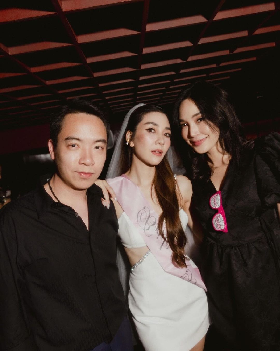 งานแต่ง วุ้นเส้น วิริฒิพา  ไฮโซนิกม์ ธนะภูมิกุล