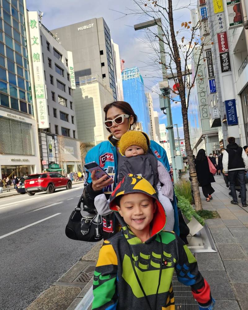 ชมพู่ อารยา