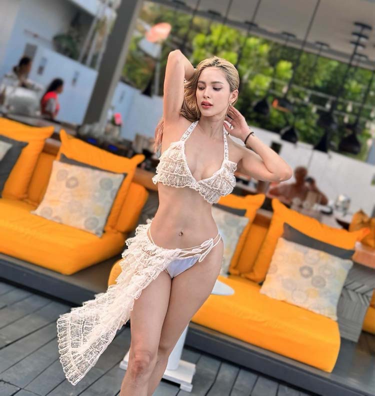 อุ้ม ลักขณา