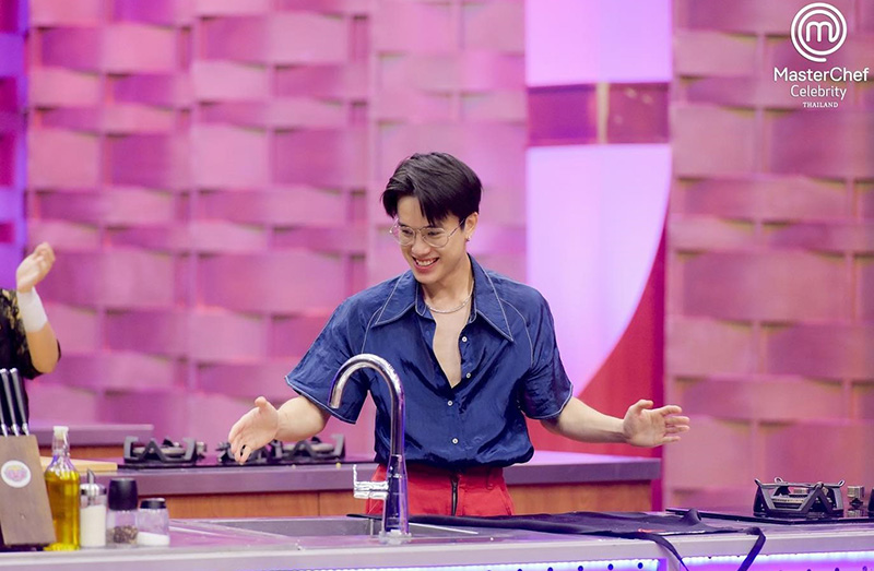 เจมส์ ธีรดนย์