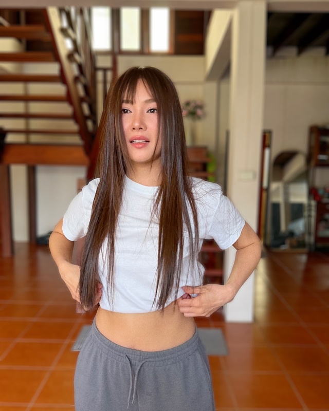 นุ่น วรนุช ตัดผมหน้าม้าซีทรู ลุคนี้เซอร์ไพรส์สุด