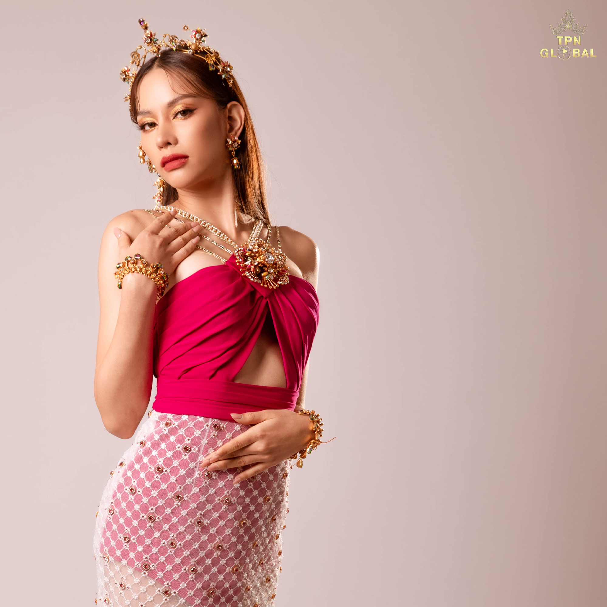 แอนนา เสืองามเอี่ยม