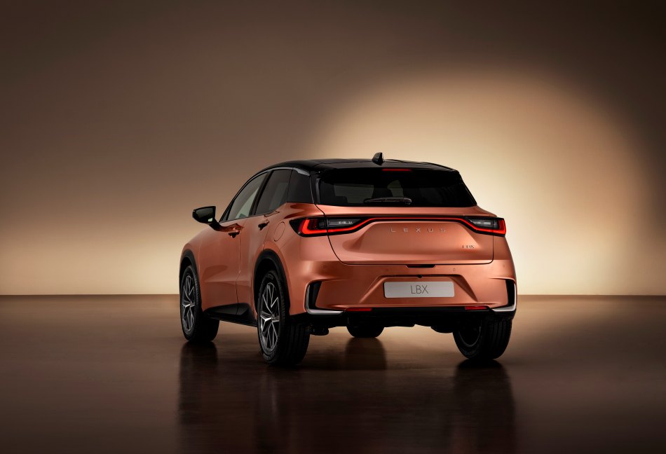 lexus lbx 2024