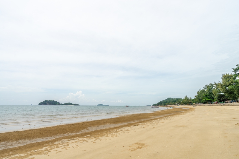 ที่เที่ยวทะเลชุมพร ไม่ข้ามเกาะ หาดภราดรภาพ