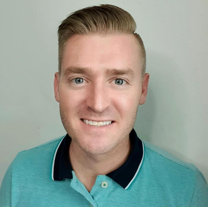 อาจารย์อดัม แบรดชอว์