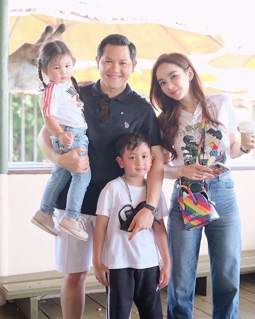 ป๊อป นิธิ เป้ย ปานวาด