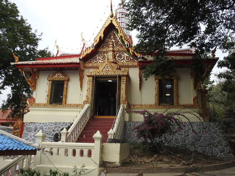 ที่เที่ยวเพชรบุรี วัดเขาบันไดอิฐ