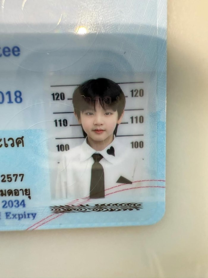 ลูกชายบอย โชคชัย ทำบัตรครั้งแรกในวัย 7 ขวบ หน้าตาหล่อมาก