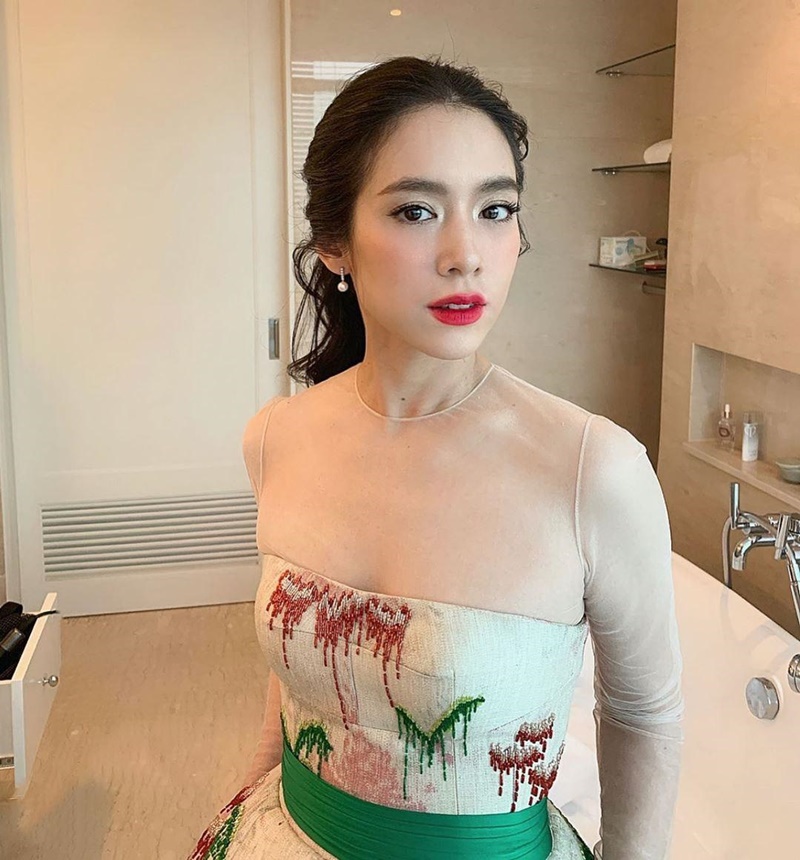 ชุดแต่งงาน โดนัท มนัสนันท์