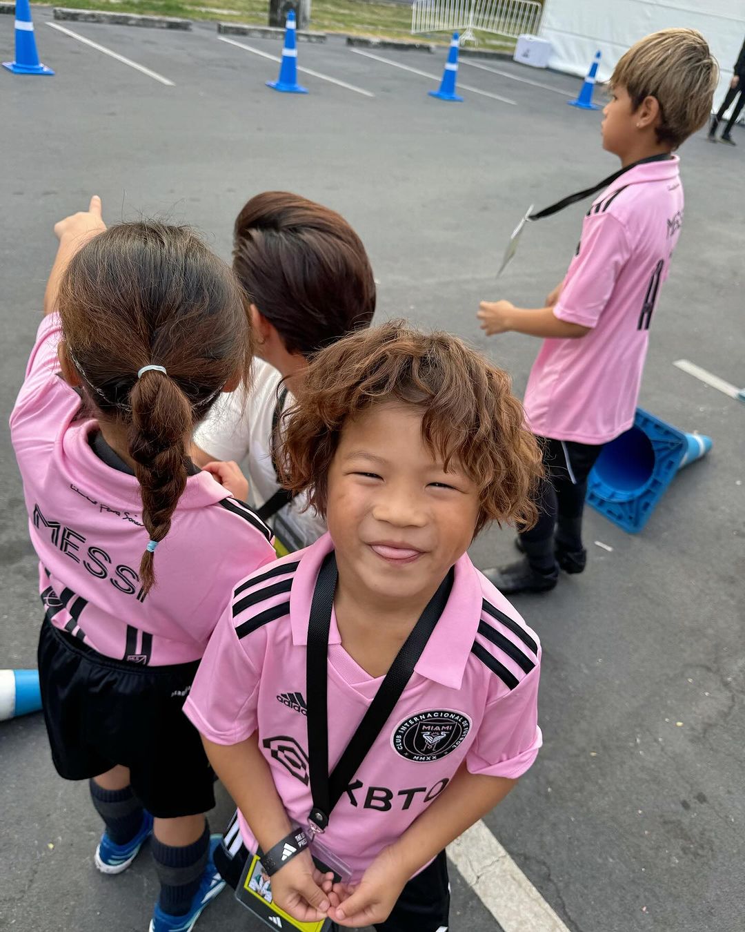 ฮารุ สุประกอบ  เดวิด เบ็คแฮม