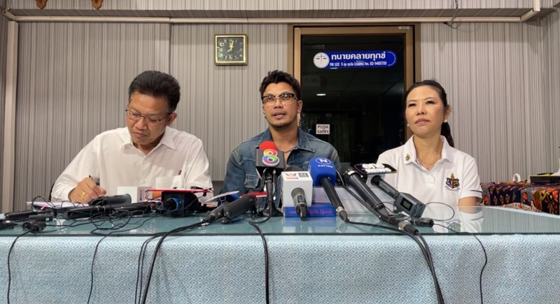 หนุ่ม กะลา