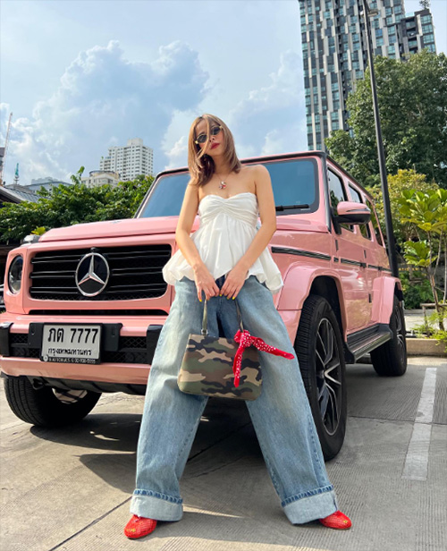 พลอย ชวพร คือใคร รู้จักพร้อมส่องแฟชั่นชิค ๆ สไตล์แฟชั่นนิสต้าตัวแม่