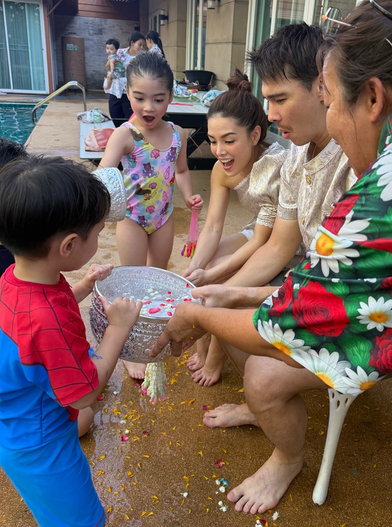 สงกรานต์ครอบครัวดีน