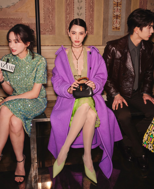 ใหม่ ดาวิกา