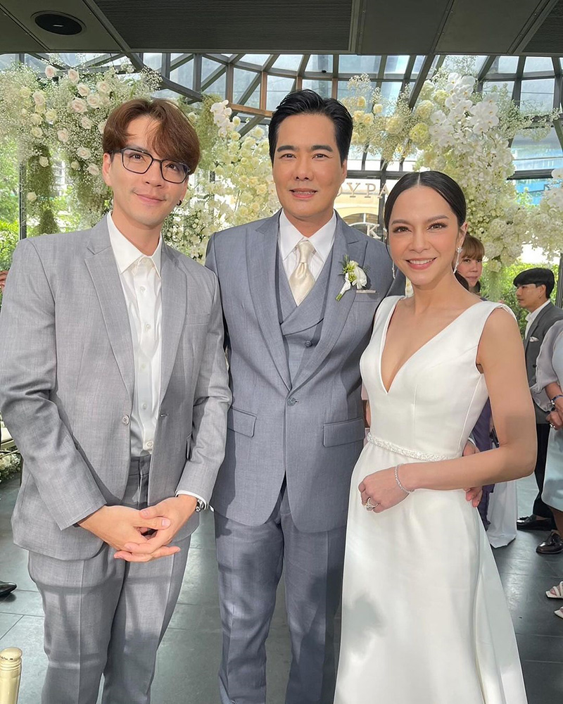 เคลลี่ ควง พลอยไพลิน เข้าพิธีแต่งงาน