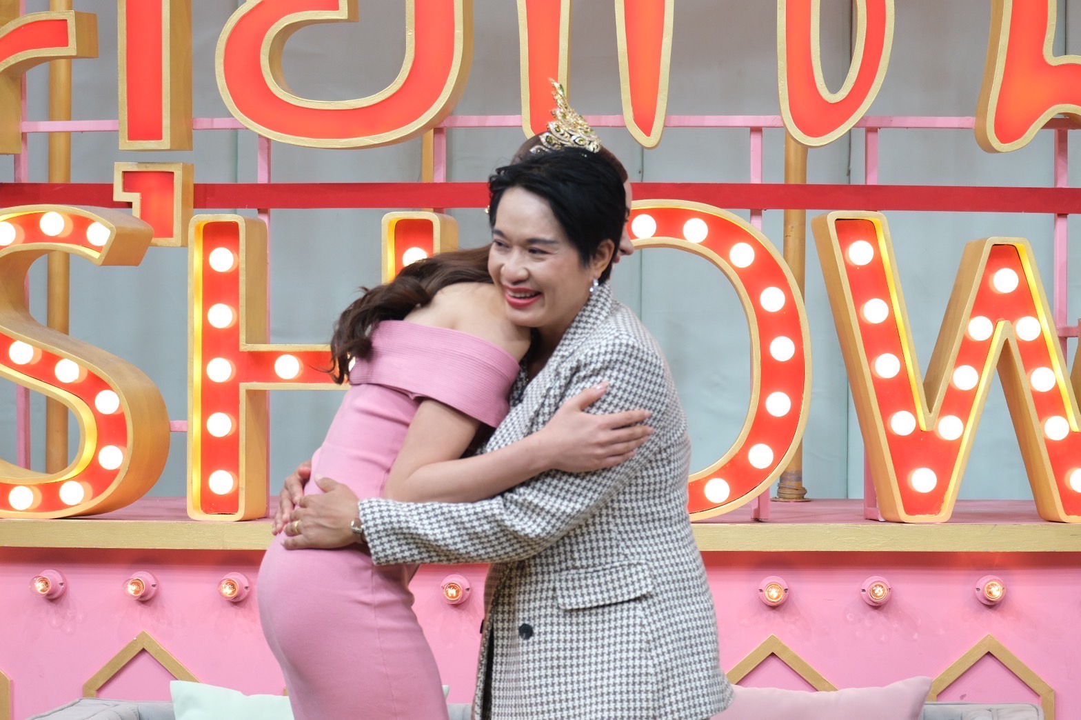 แอนนา เสืองามเอี่ยม