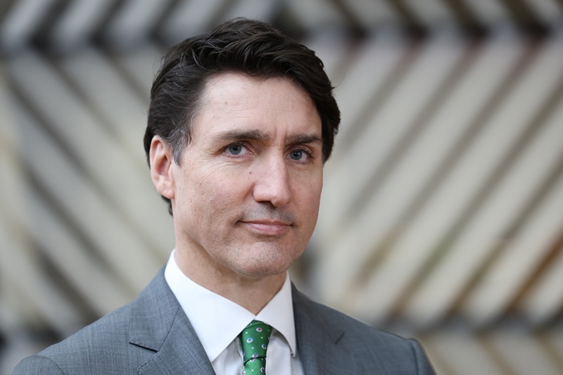 เคที เพอร์รี่ โชว์สวีต จัสติน ทรูโด กลางทะเล