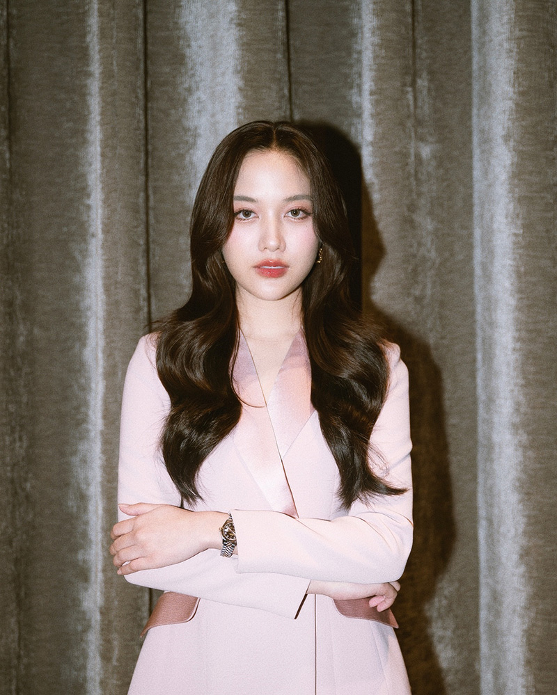 ฟรีน สโรชา อีกหนึ่งสาวไทยบนพรมแดง Met Gala 2025