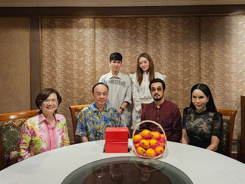 แก้มบุ๋ม พีท 