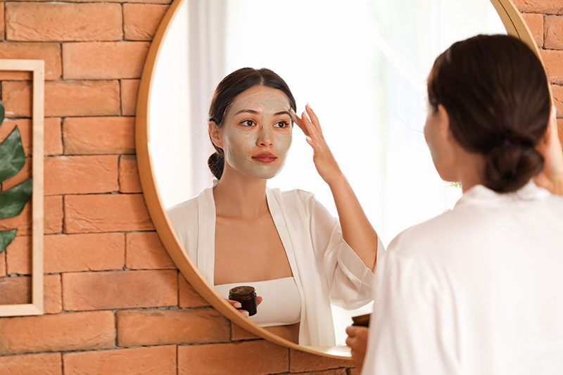 หลังมาสก์หน้าต้องล้างออกไหม ไขข้อข้องใจ เพื่อบำรุงให้หน้าสวยใสอย่างถูกวิธี