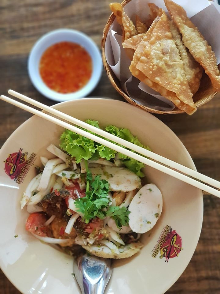 ร้านอาหารกรุงเทพให้นั่งกินในร้าน