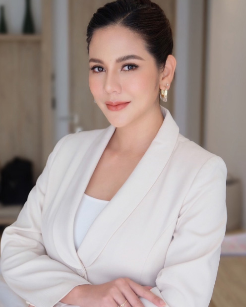 หมิว สิริลภัส