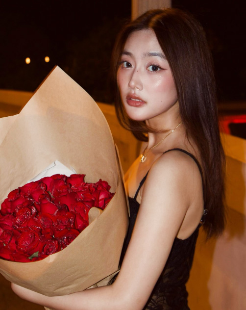 น้องเนปจูน แฟนใหม่ ดีเจเพชรจ้า ดีกรีนักศึกษาสาว อายุห่างกัน 25 ปี