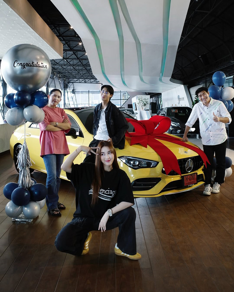 เบสท์ คำสิงห์ ถอยรถหรูเฉียด 4 ล้าน เซอร์ไพรส์วันเกิดน้องชาย