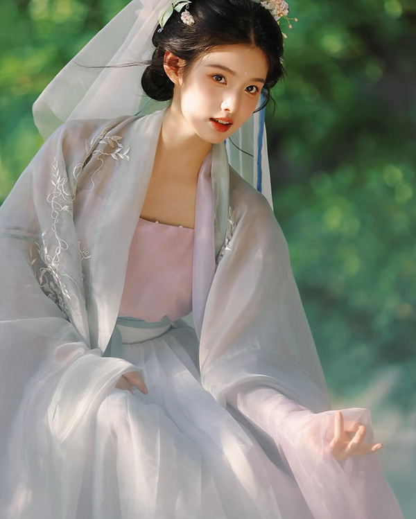 อ้ายหมี่ ai mi นางเอกจีน