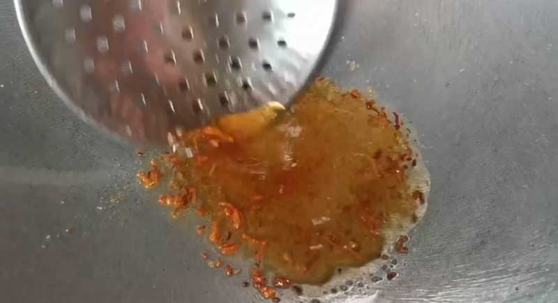 ไก่ฉีกคั่วน้ำปลา