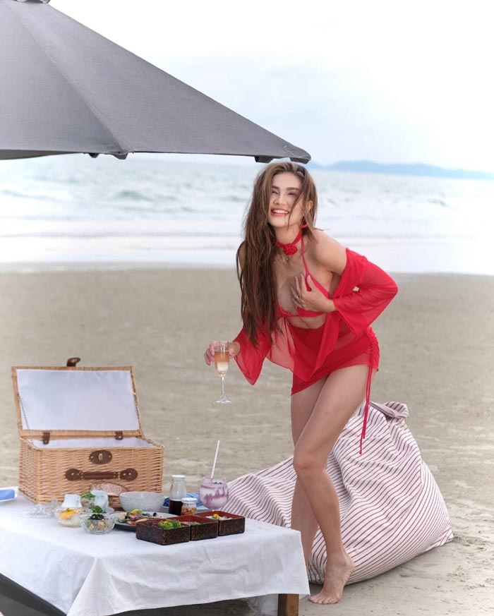 แอน สิเรียม บิกินี่