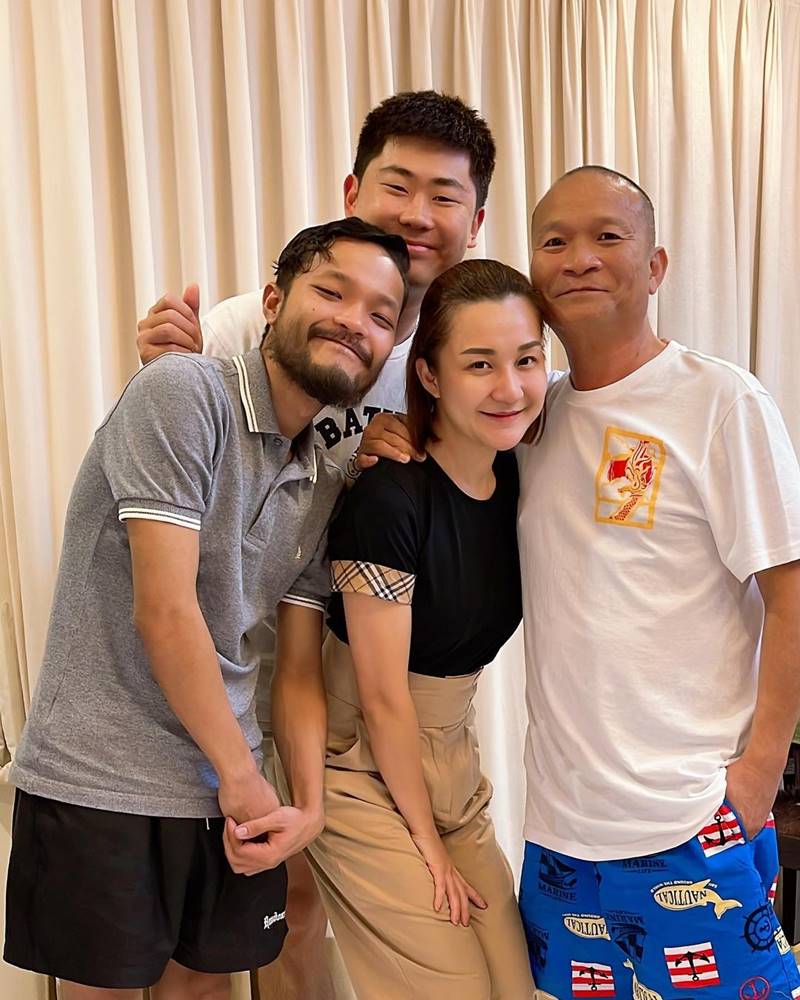 เอ็ม บุษราคัม