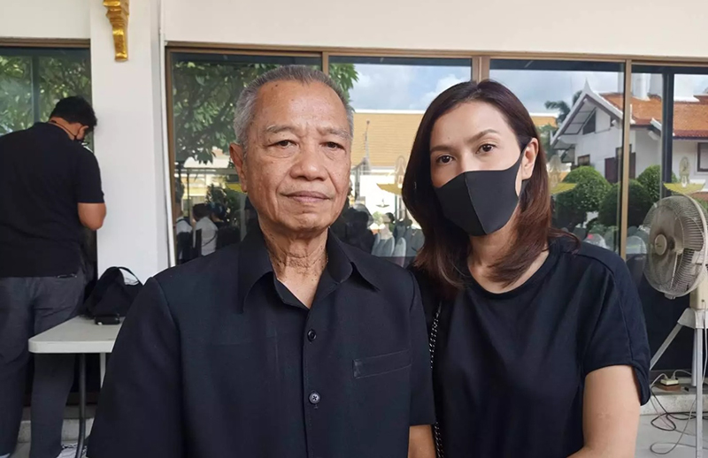 พ่อรอง เค้ามูลคดี แม่ทุม ปทุมวดี