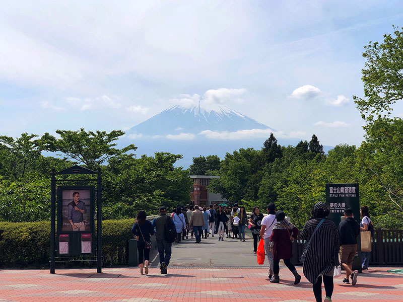 ลักชัวรี่พรีเมี่ยมเอาท์เล็ต