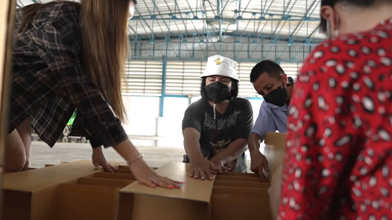 นารา เครปกะเทย