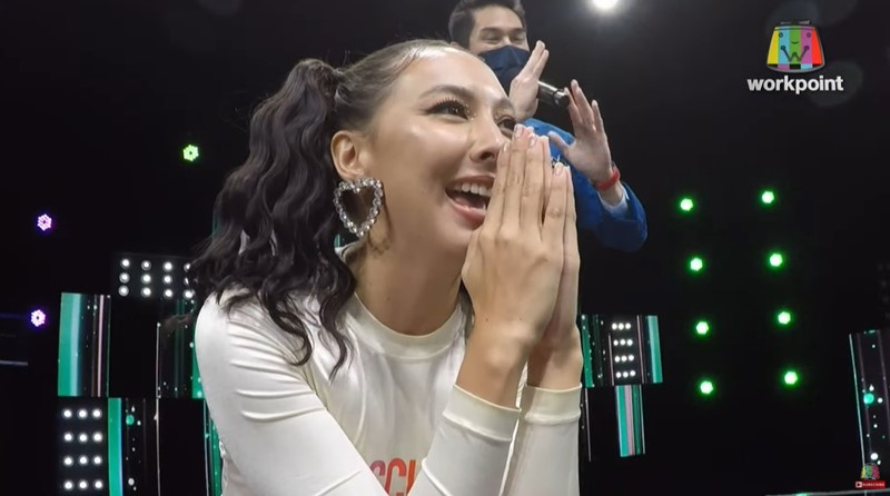 ร้องข้ามกำแพง