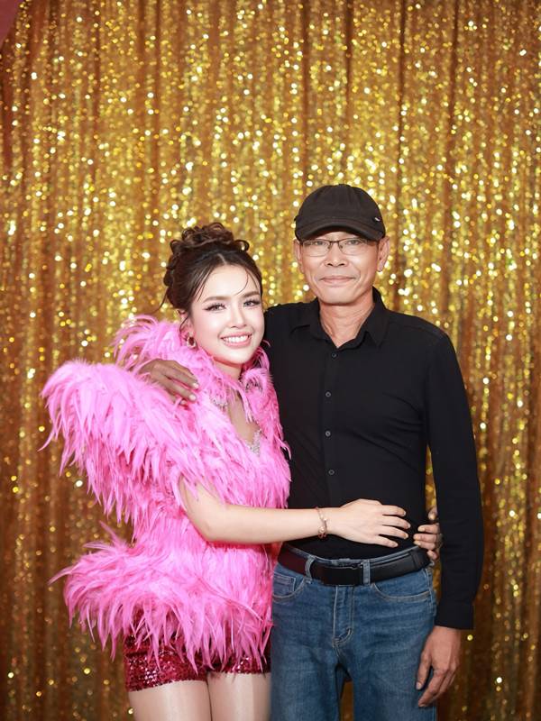 HBD  เจนนี่ ได้หมดถ้าสดชื่น 
