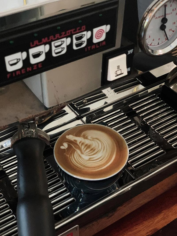 คาเฟ่สุพรรณบุรี