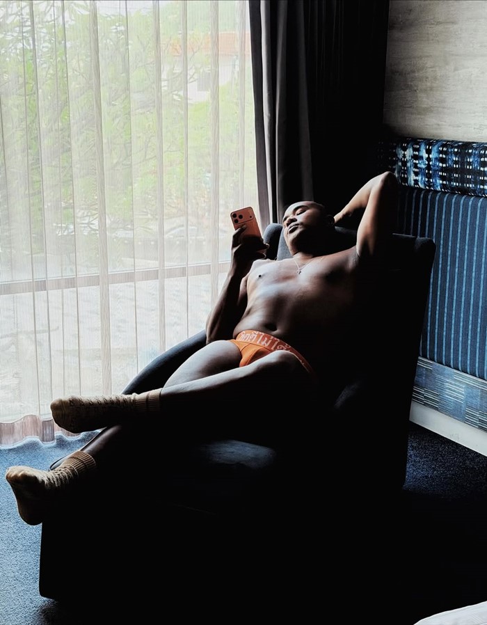 รัศมีแข อวด iPhone 17 Pro Max แต่เพื่อนดาราแห่คอมเมนต์อีกเรื่องแทน 